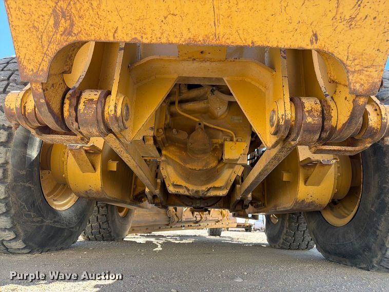 image for item FM7719 1997 Caterpillar 140H motor grader