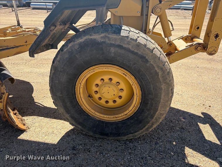 image for item FM7719 1997 Caterpillar 140H motor grader