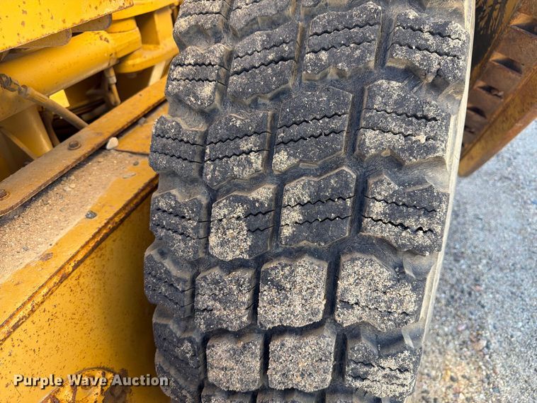 image for item FM7719 1997 Caterpillar 140H motor grader