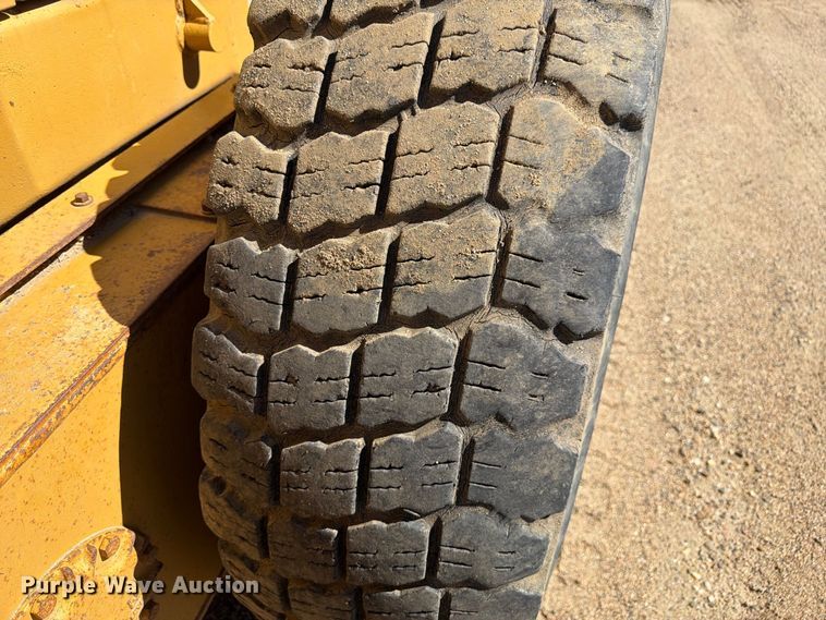 image for item FM7719 1997 Caterpillar 140H motor grader
