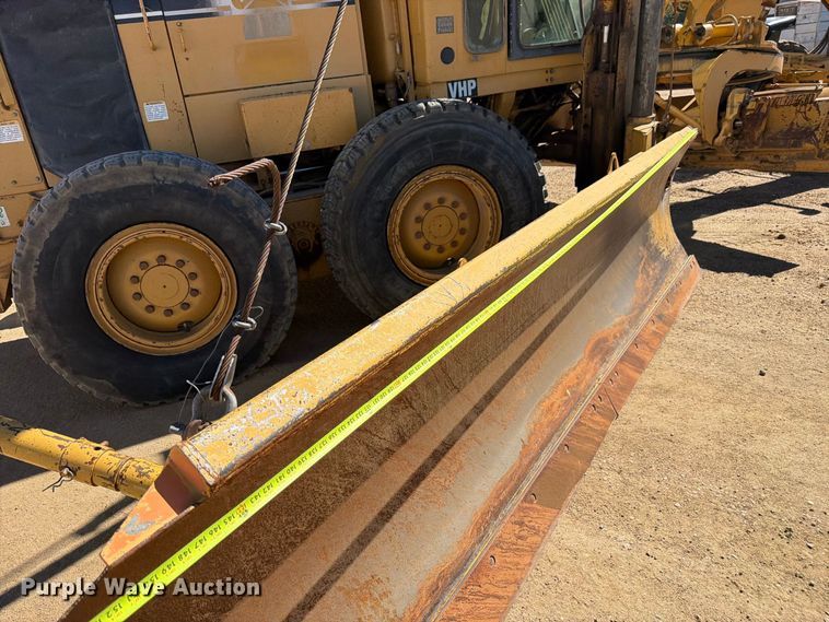 image for item FM7719 1997 Caterpillar 140H motor grader