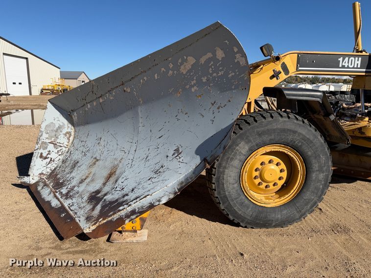 image for item FM7719 1998 Caterpillar 140H motor grader