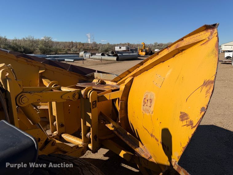 image for item FM7719 1998 Caterpillar 140H motor grader