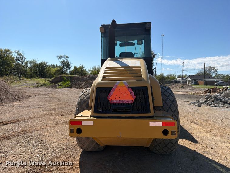 image for item FM8012 2007 Caterpillar CS-583E single drum vibratory roller