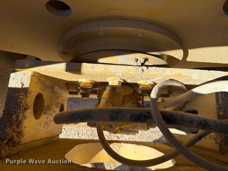 image for item FM8012 2007 Caterpillar CS-583E single drum vibratory roller