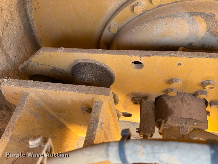 image for item FM8012 2007 Caterpillar CS-583E single drum vibratory roller