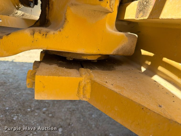 image for item FM8012 2007 Caterpillar CS-583E single drum vibratory roller