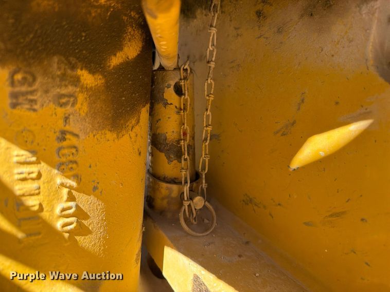 image for item FM8012 2007 Caterpillar CS-583E single drum vibratory roller