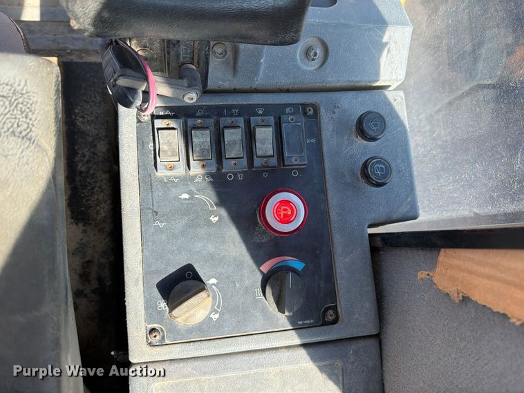 image for item FM8012 2007 Caterpillar CS-583E single drum vibratory roller