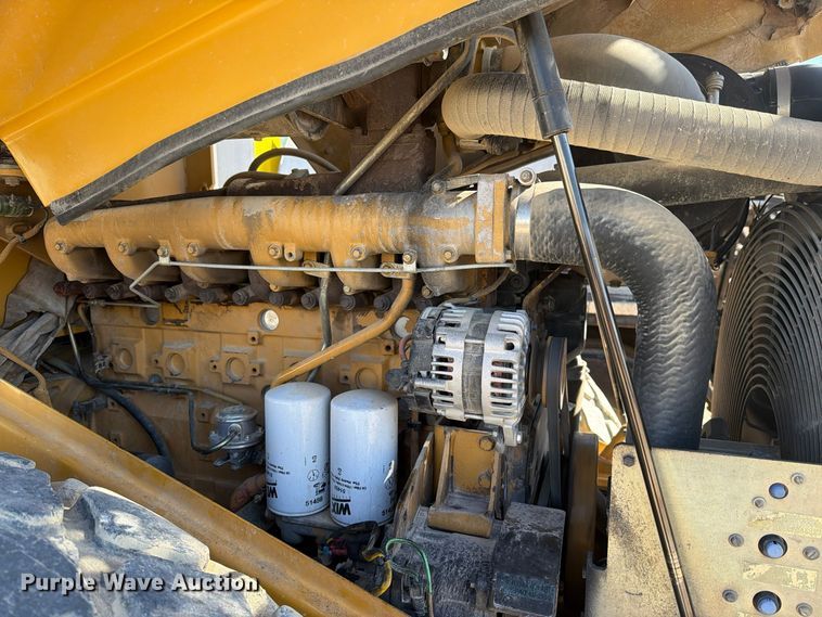 image for item FM8012 2007 Caterpillar CS-583E single drum vibratory roller