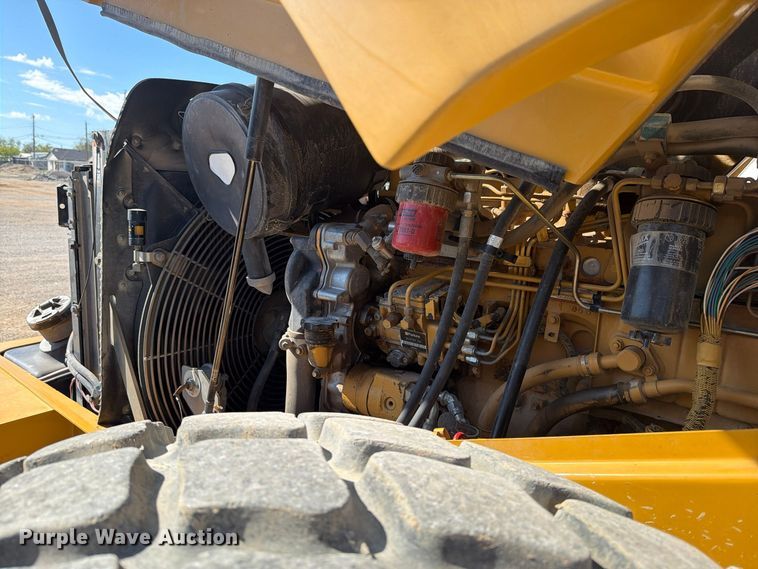 image for item FM8012 2007 Caterpillar CS-583E single drum vibratory roller