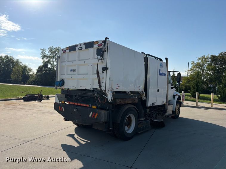 image for item FN5914 2017 International 4300 street sweeper truck