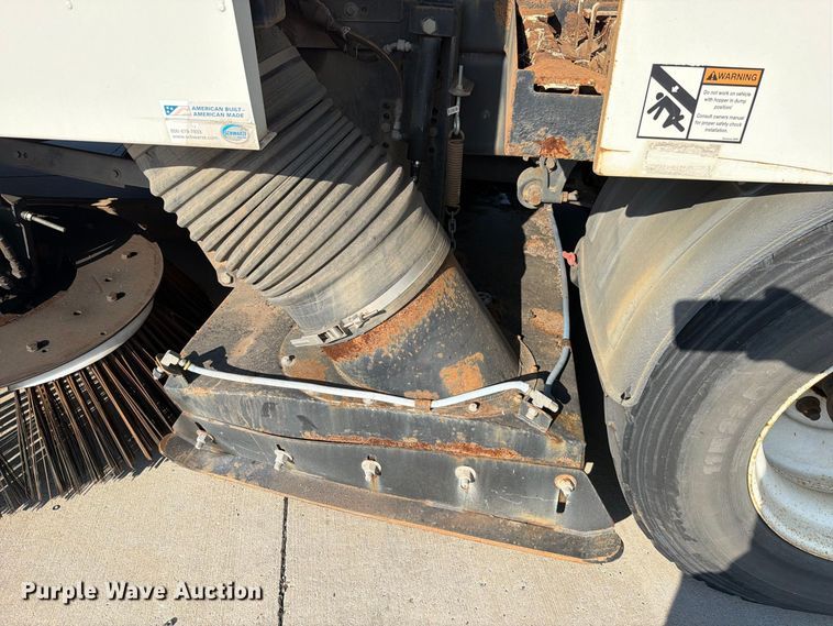image for item FN5914 2017 International 4300 street sweeper truck