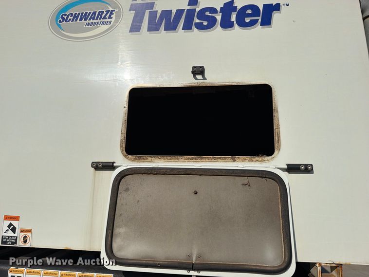 image for item FN5914 2017 International 4300 street sweeper truck