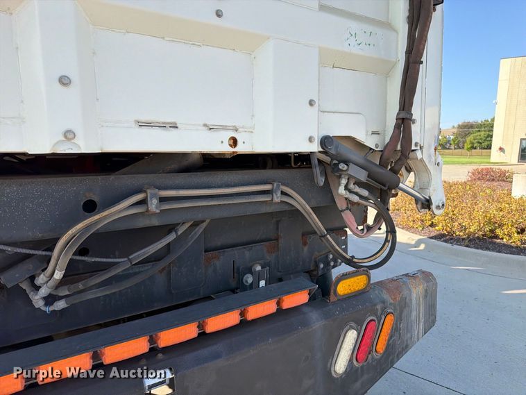 image for item FN5914 2017 International 4300 street sweeper truck