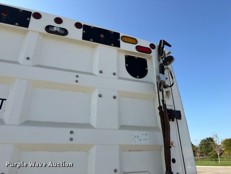 image for item FN5914 2017 International 4300 street sweeper truck
