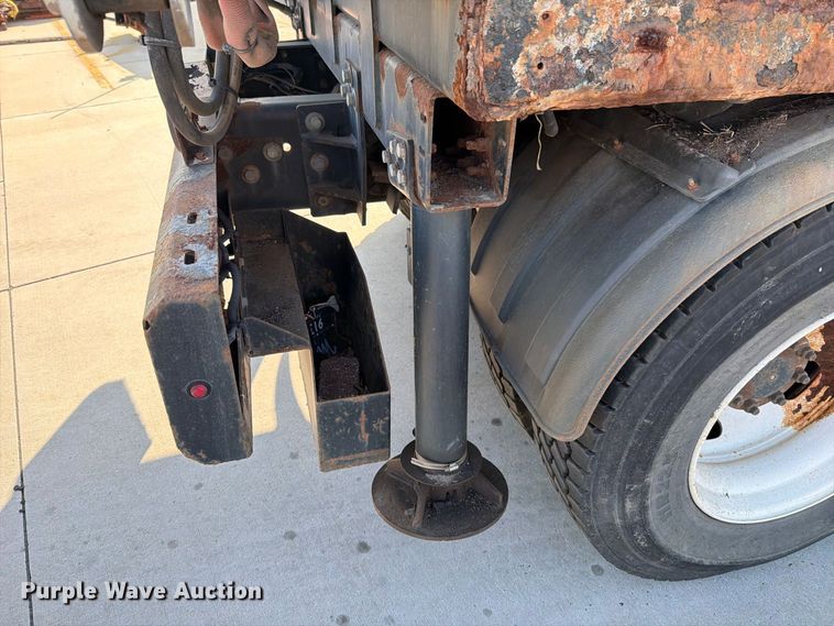 image for item FN5914 2017 International 4300 street sweeper truck