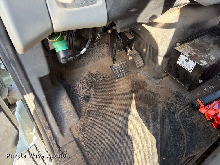 image for item FN5914 2017 International 4300 street sweeper truck