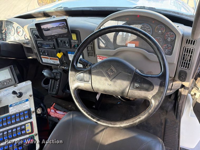 image for item FN5914 2017 International 4300 street sweeper truck