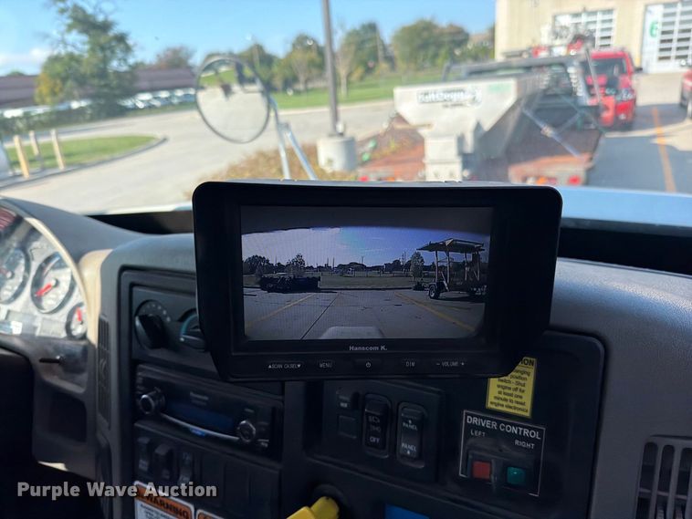 image for item FN5914 2017 International 4300 street sweeper truck