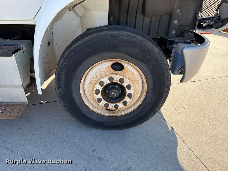 image for item FN5914 2017 International 4300 street sweeper truck