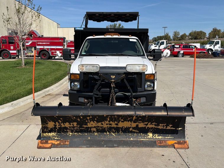 image for item FN5916 2009 Ford F350 Super Duty dump bed pickup truck