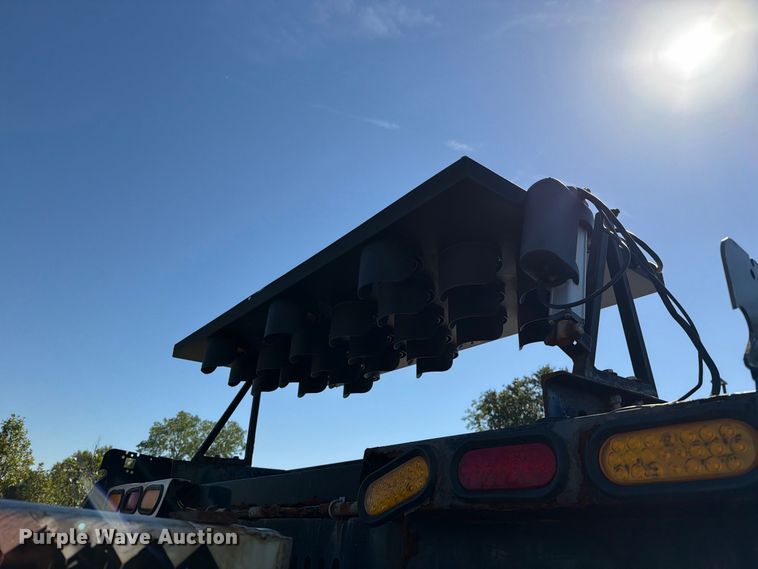 image for item FN5916 2009 Ford F350 Super Duty dump bed pickup truck