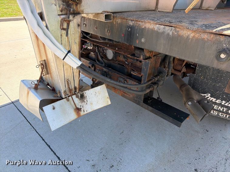 image for item FN5916 2009 Ford F350 Super Duty dump bed pickup truck