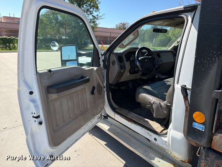 image for item FN5916 2009 Ford F350 Super Duty dump bed pickup truck