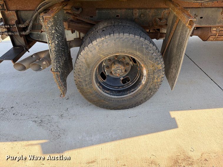 image for item FN5916 2009 Ford F350 Super Duty dump bed pickup truck
