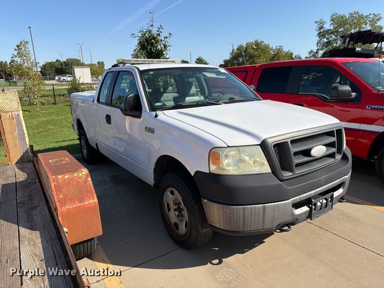 image for item FN5917 2006 Ford F150 Ext. Cab pickup truck
