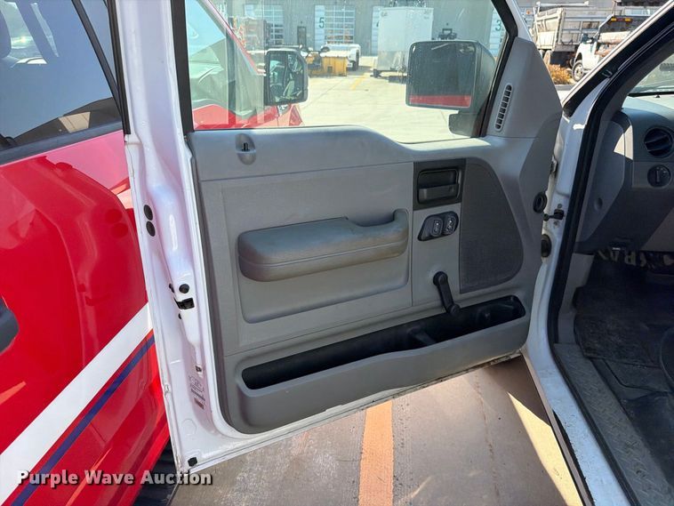 image for item FN5917 2006 Ford F150 Ext. Cab pickup truck