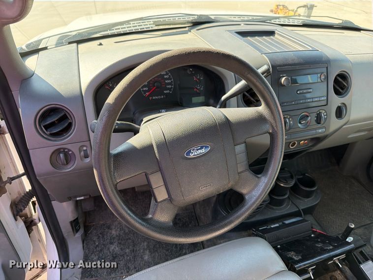 image for item FN5917 2006 Ford F150 Ext. Cab pickup truck