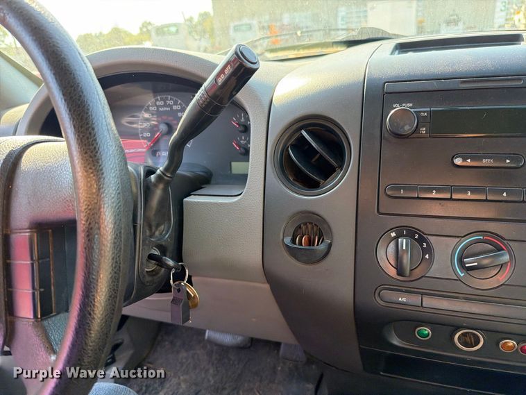 image for item FN5917 2006 Ford F150 Ext. Cab pickup truck