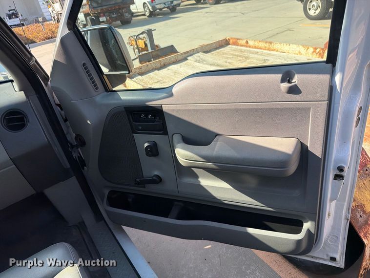 image for item FN5917 2006 Ford F150 Ext. Cab pickup truck