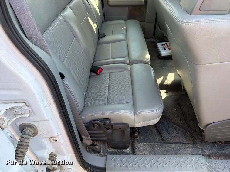 image for item FN5917 2006 Ford F150 Ext. Cab pickup truck