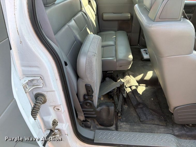 image for item FN5917 2006 Ford F150 Ext. Cab pickup truck