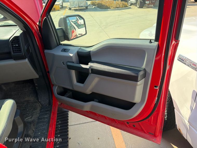 image for item FN5919 2018 Ford F150 Crew Cab pickup truck
