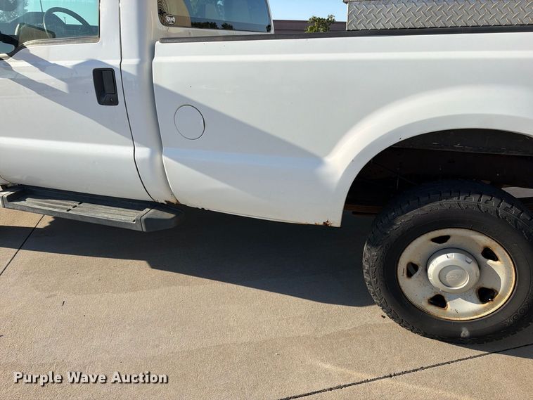 image for item FN5921 2008 Ford F250 Super Duty pickup truck