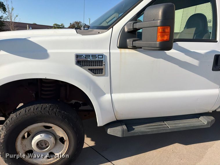 image for item FN5921 2008 Ford F250 Super Duty pickup truck
