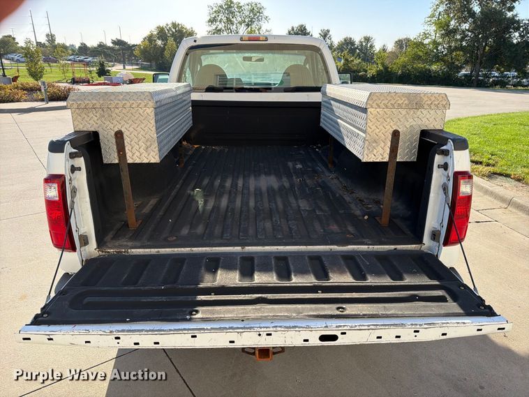 image for item FN5921 2008 Ford F250 Super Duty pickup truck