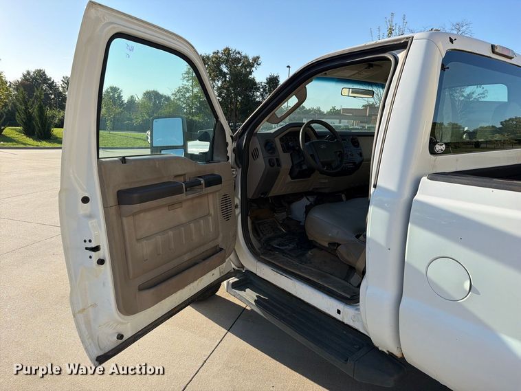 image for item FN5921 2008 Ford F250 Super Duty pickup truck