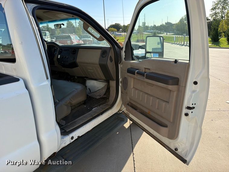 image for item FN5921 2008 Ford F250 Super Duty pickup truck