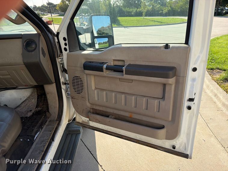 image for item FN5921 2008 Ford F250 Super Duty pickup truck