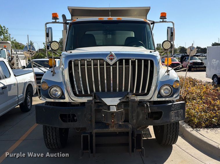 image for item FN5923 2016 International 7400 dump truck