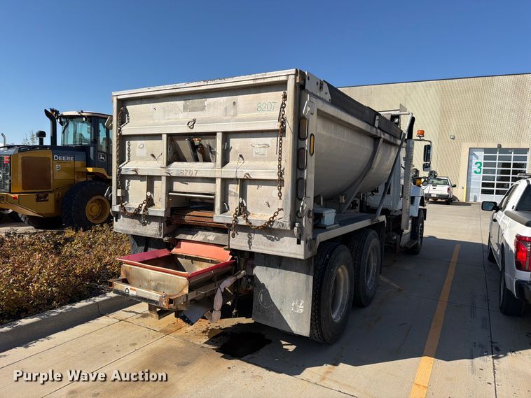 image for item FN5923 2016 International 7400 dump truck