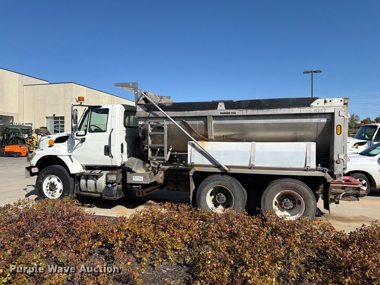 image for item FN5923 2016 International 7400 dump truck