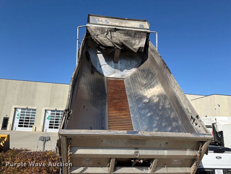 image for item FN5923 2016 International 7400 dump truck