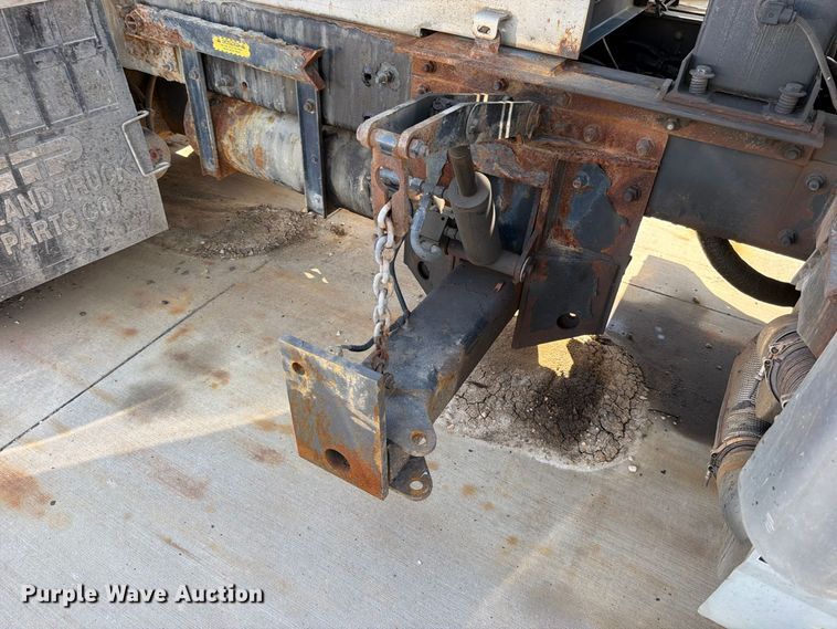 image for item FN5923 2016 International 7400 dump truck