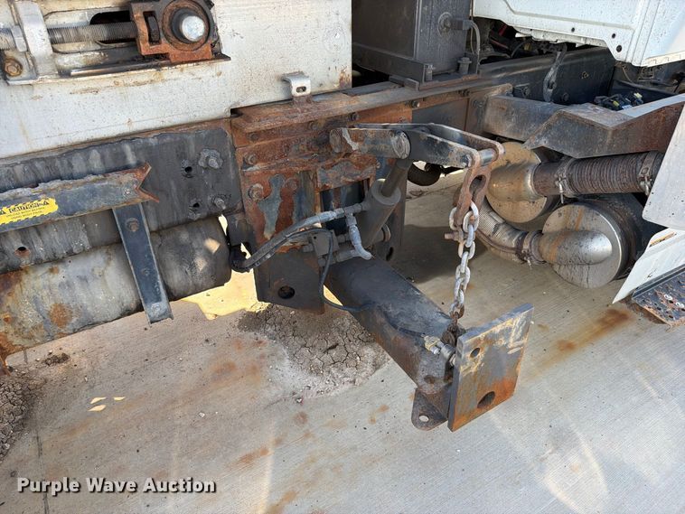 image for item FN5923 2016 International 7400 dump truck